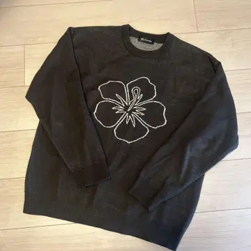 Belinda 하이비스커스 패턴 스웨터