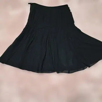 EL MIDAS 블랙 플리츠 스커트 플레어 실루엣