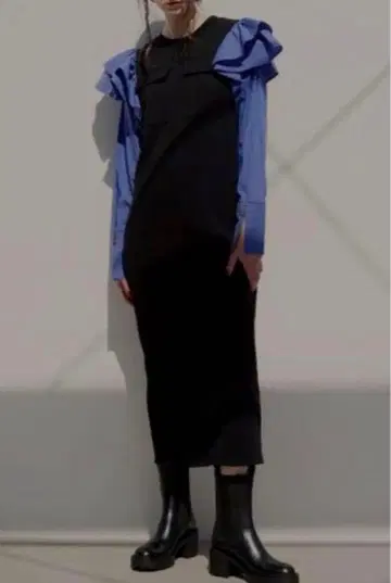 MIELI INVARIANT 이소재 도킹 원피스 블랙 블루 중고