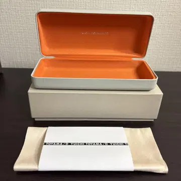 유이치토야마 yuichi toyama 정품 안경 케이스 라이트 그레이
