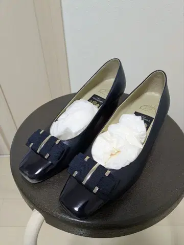 [ 새상품급 ] MIHAMA 펌프스 리본 22.5cm 네이비 발수