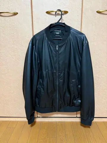 ZARA 페이크 가죽 자켓