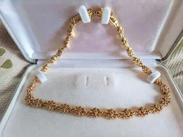 니나리치 목걸이