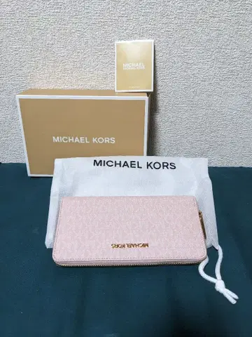MICHAEL KORS 핑크 장지갑