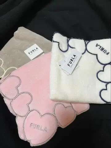 FURLA 하트 모양 손수건 3개 세트
