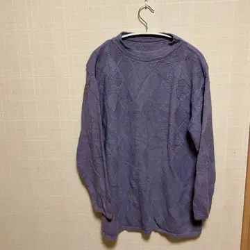 보라색 케이블 니트 긴팔 스웨터 꽃 무늬