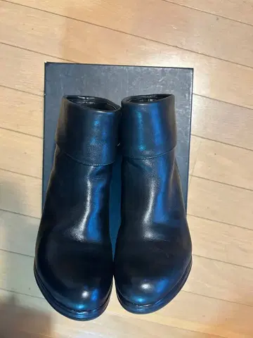 언타이틀 블랙 가죽 숏부츠
