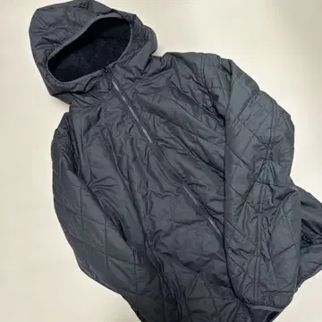 UNIQLO 블랙 다운 자켓