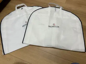 MONCLER 가먼트 백 화이트 2개 세트