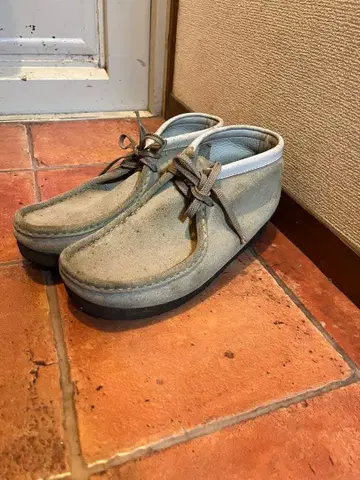 Clarks 베이지