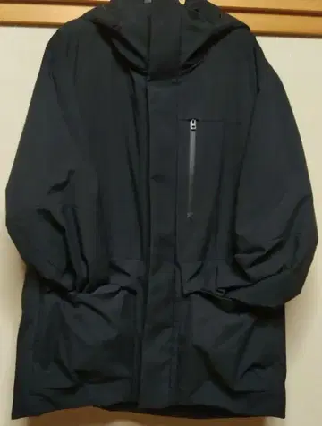 유니클로 다운 자켓 후드 부착 남성용