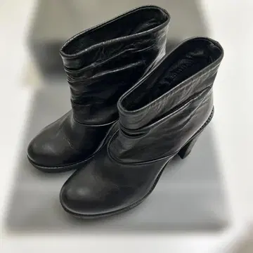 karen Lipps 숏부츠