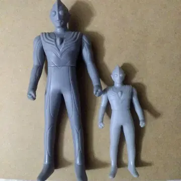 울트라맨 티가 석상 사이즈 다른 2체 세트