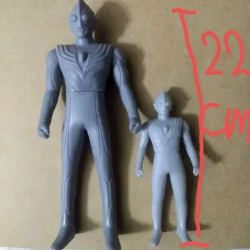 울트라맨 티가 석상 사이즈 다른 2체 세트