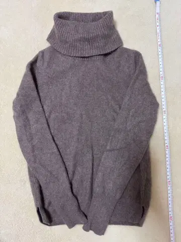 유니클로 UNIQLO 캐시미어 베이지 브라운 터틀넥 스웨터 긴팔