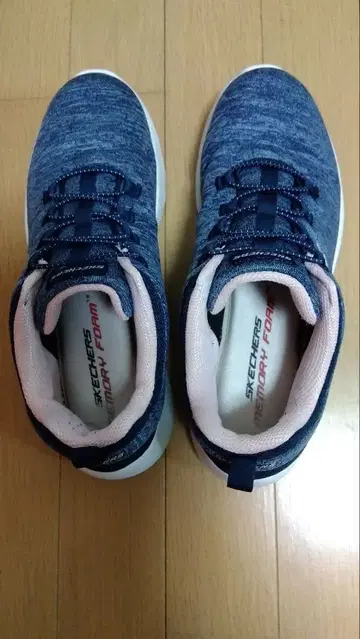 SKECHERS 메모리폼 네이비 스니커즈 25cm