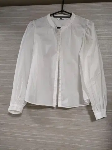 UNIQLO 미사용 새상품 XS 코튼 볼륨 슬리브 블라우스