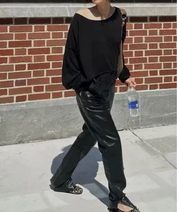 옥순 ok.soon new fake leather pants