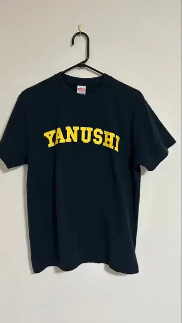 집주인 YANUSHI 밴드 티셔츠 네이비 M 사이즈