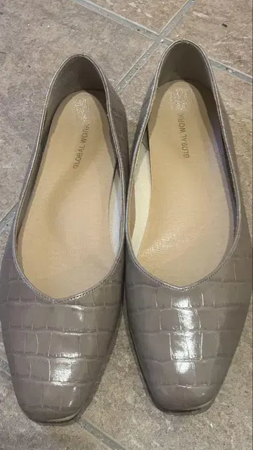 글로벌 워크 크로커다일풍 플랫 펌프스