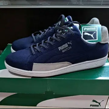 PUMA 네이비 스니커즈