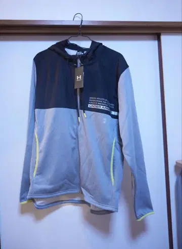 UNDER ARMOUR 풀 집업 후드티 M 새상품 윈드브레이커 MD