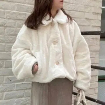NICE CLAUP 퍼 숏코트 아이보리