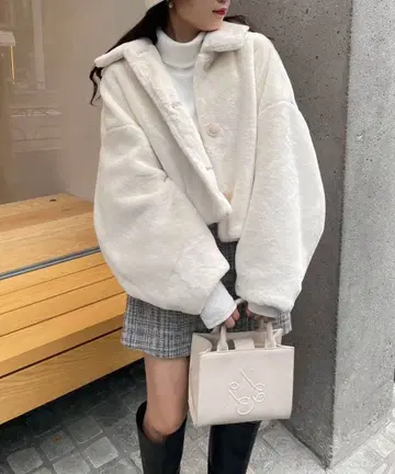 [ 새상품급 ] NICE CLAUP 퍼 숏코트 아이보리