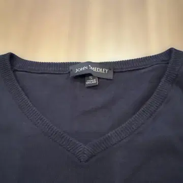 JOHN SMEDLEY 네이비 V넥 니트 S