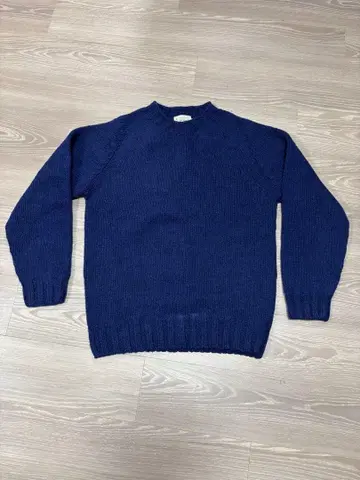INVERALLAN 네이비 스웨터