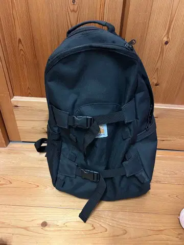 Carhartt 블랙 백팩