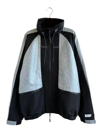 [ ANREALAGE ] x PUMA WOVEN JACKET (블랙)