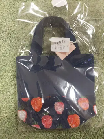 스트로베리 자수 토트백 네이비