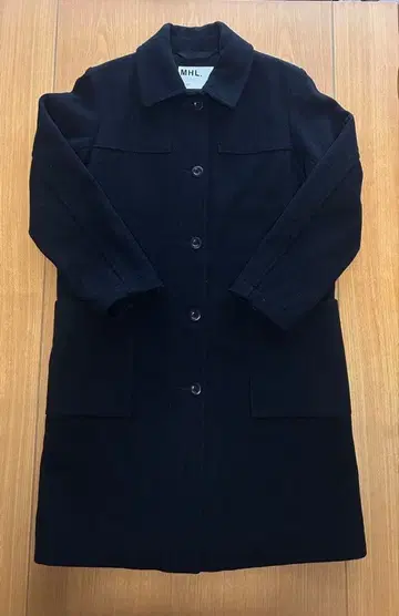 MHL. 롱 코트 버튼 포함