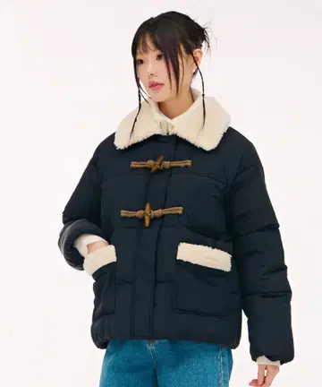 무신사 CHASECULT 보아 칼라 더플 점퍼 다운