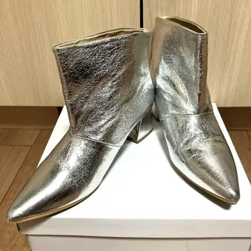 새상품급! 메탈릭 실버 숏부츠 M