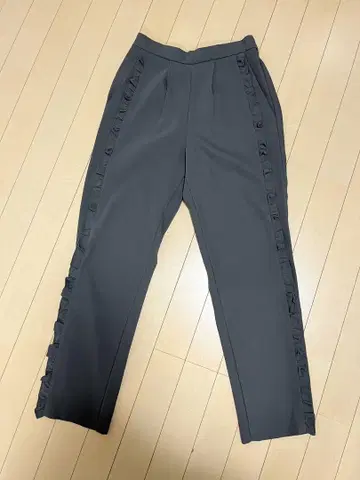 kaene 카키 사이드 프릴 팬츠 S