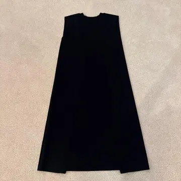 EMPORIO ARMANI // 슬리브리스 니트 원피스, 올 시즌