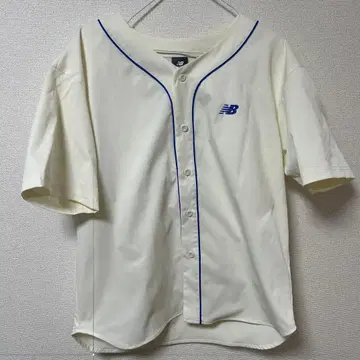 New Balance T셔츠 M사이즈 크림색