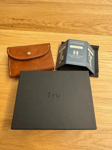 Iru 브라운 3단 폴더형 지갑 코인 포켓 부착