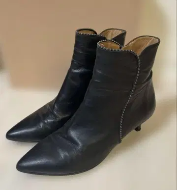 새상품급 마리안 볼 체인 디테일 부츠 블랙 24 스페인산