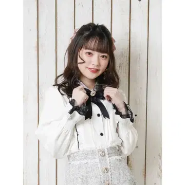 레이스 타이 장미 단추 블라우스