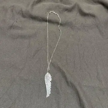 칼리 윙 헤드 목걸이