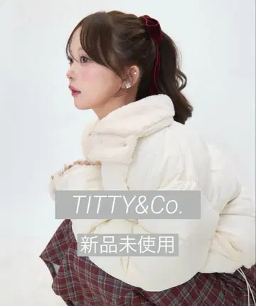 [ 미사용 새상품 ] TITTY&Co. 아이보리 숏 다운 자켓