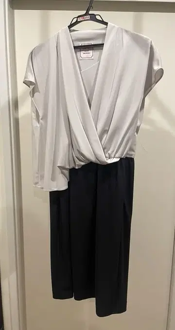 COUTURE MAISON 아지메 드레이프 타이트 원피스