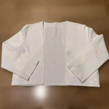[ 새상품급 ] FOXEY 화이트 긴팔 가디건 볼레로 니트