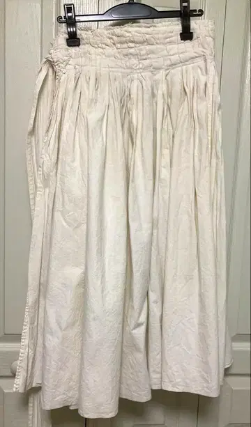 인기 작가 aratama 아라타마 씨 볼륨 턱 랩 스커트