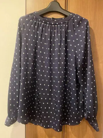 언타이틀 44 네이비 기하학 도트 무늬 긴팔 블라우스 오버 사이즈