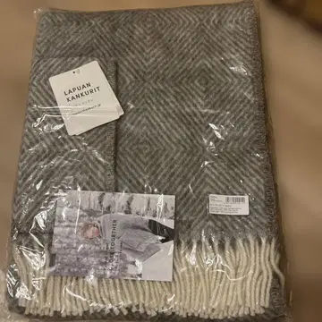 LAUPUANI KANKURIT 헤링본 스톨
