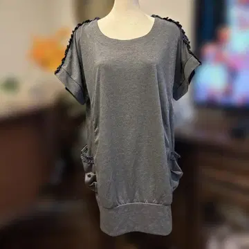 그레이 반팔 튜닉 프릴 리본 포함